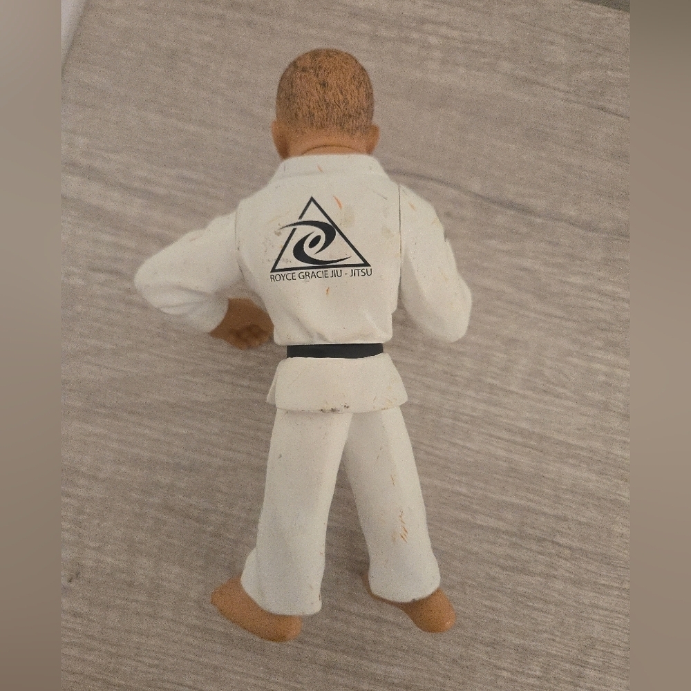 UFC Ultimate Collector ROYCE GRACIE Action Figure Fighter Pioneer Jiu Jitsu MMA - Picture 5 of 5